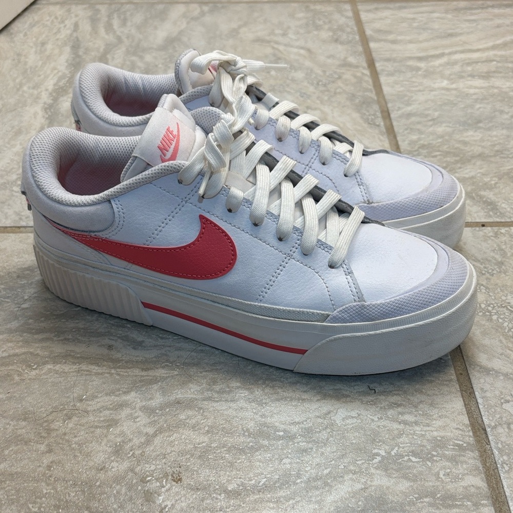 Nike womens legacy lift- pink- 8.5